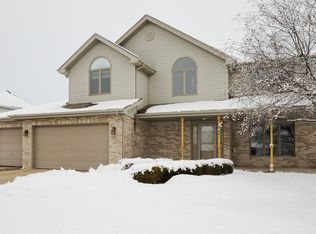 2460 Palmer Ranch Dr, New Lenox, IL 60451