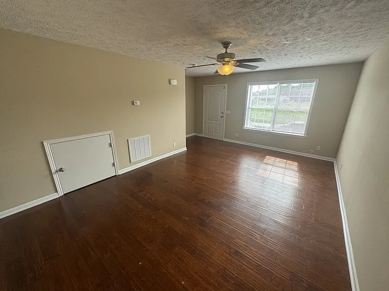 812 Sevier St — Photo 3