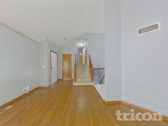 3rd image of 10230 N Forest Ave