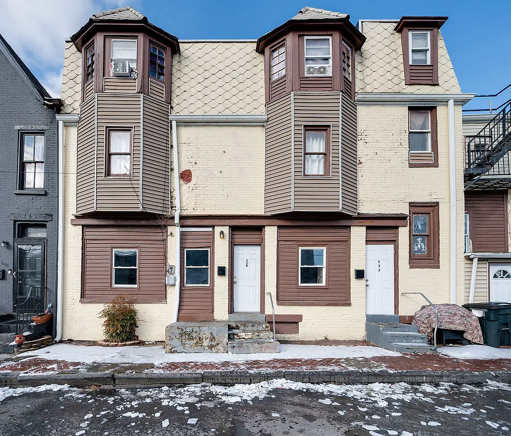 1 bed, 850 sqft, $995 — Photo 1