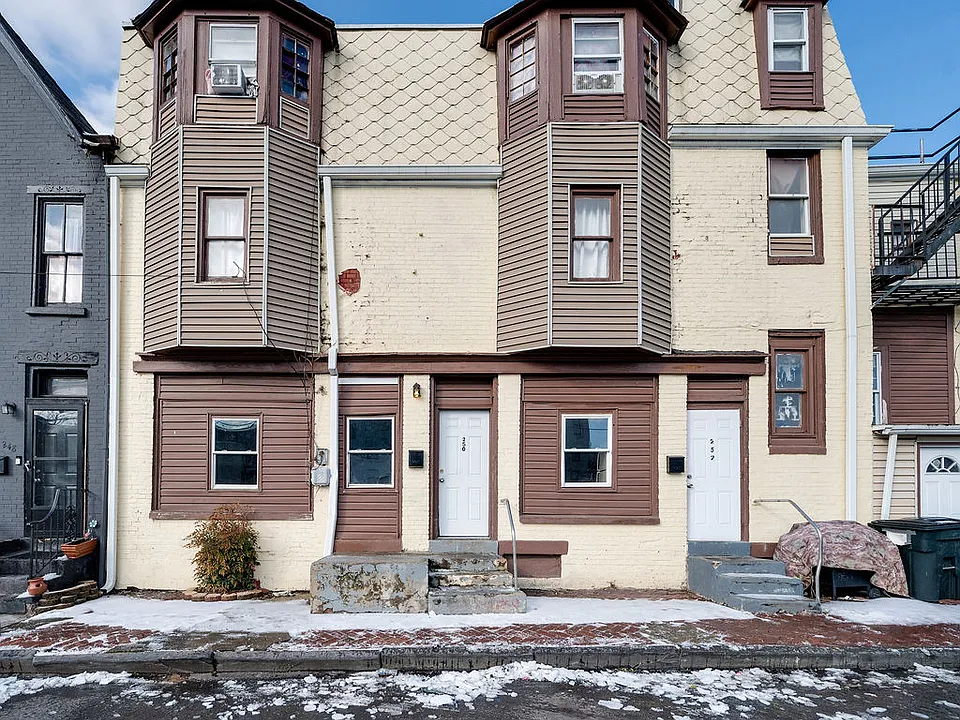 250 Rose St