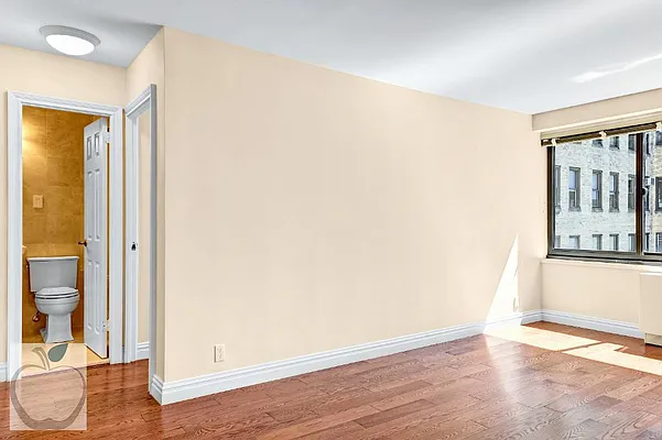 Rented by HOME RESIDENTIAL LLC | media 22