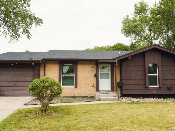 4302 Old Castle Cir, Lansing, MI 48911