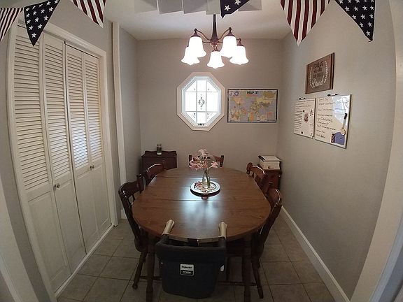 Eat-in kitchen nook (2020)