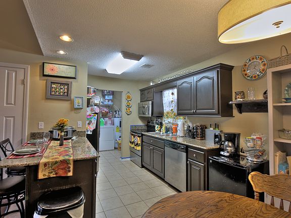 4th image of 10505 Dogwood St