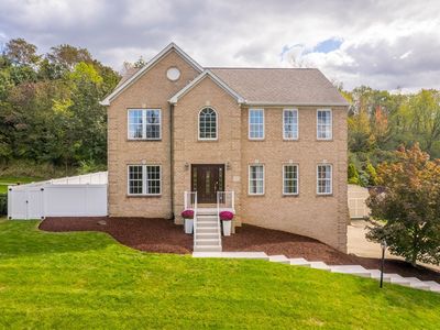 313 Blackheath Dr, Pittsburgh, PA, 15205