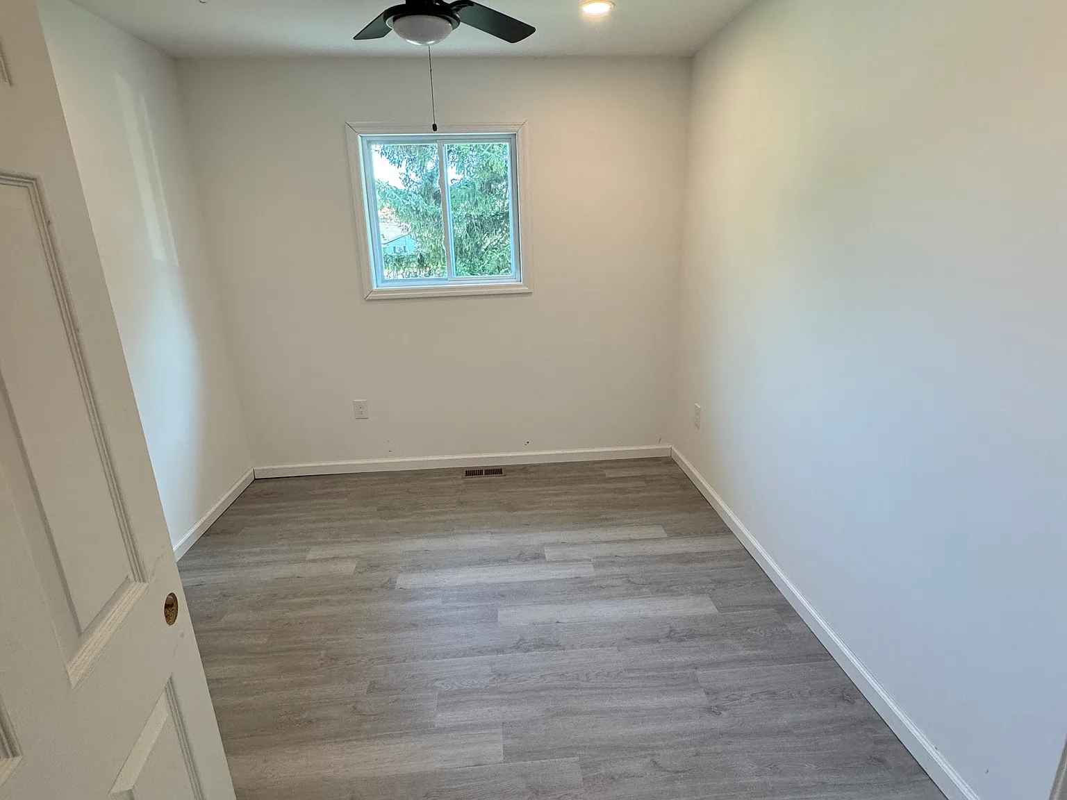 836 Radio Rd — Photo 3