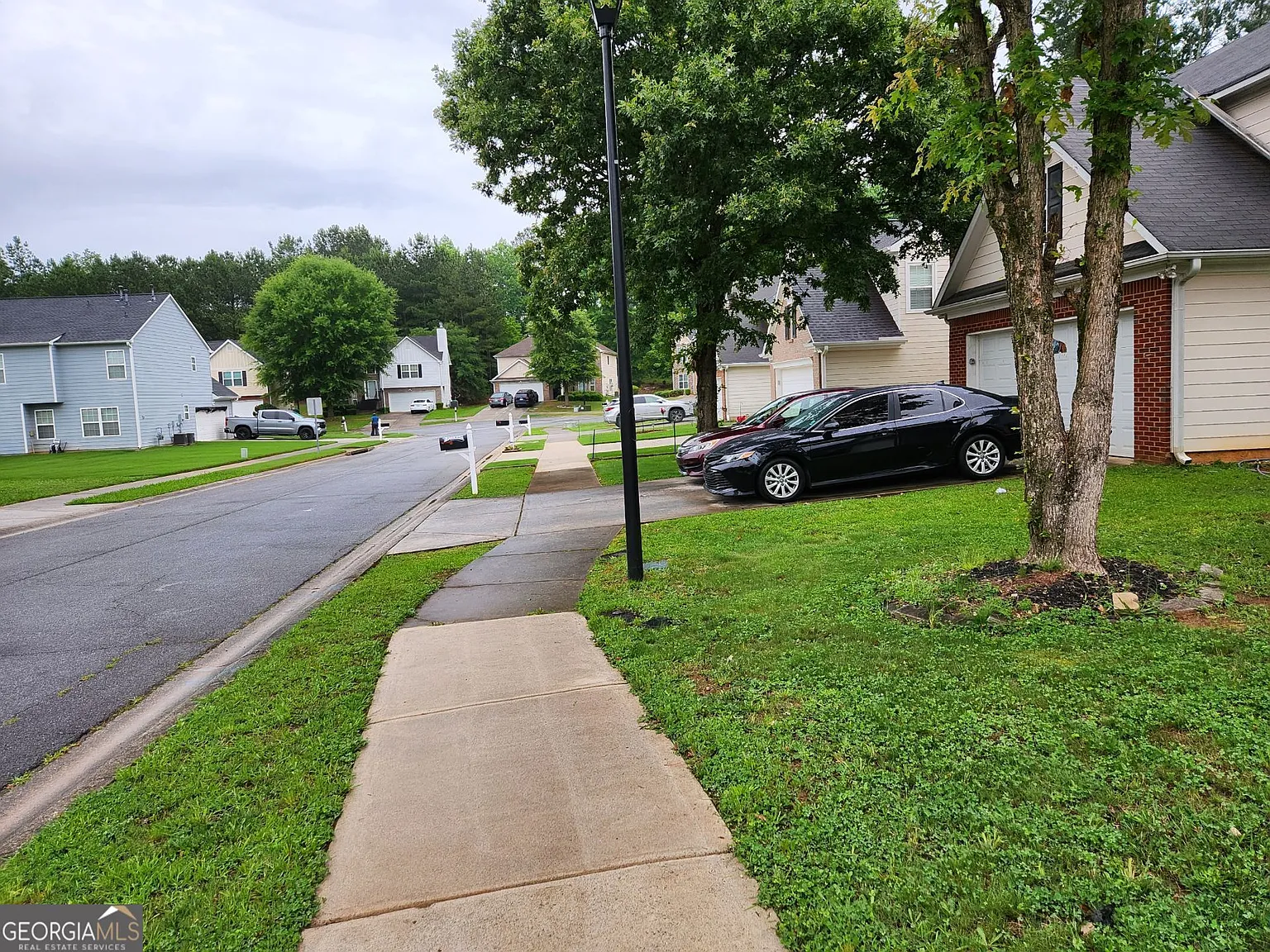 5 bed, 3.0 bath, 2282 sqft, $2,270 — Photo 2