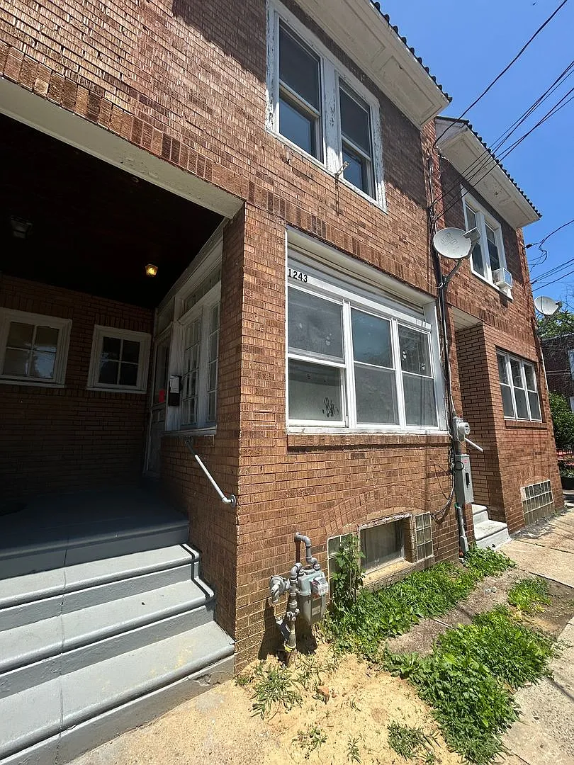 1243 Dayton St — Photo 4