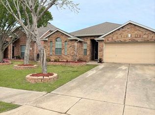 2872 Westover Dr, Grand Prairie, TX 75052