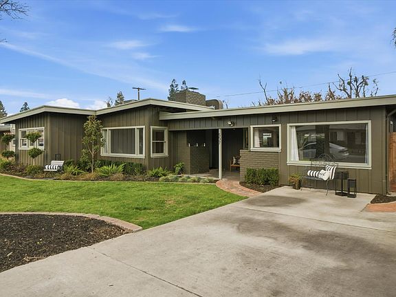 3rd image of 507 Coronado Way