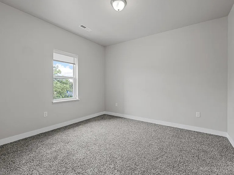 255 Robins Rd — Photo 45
