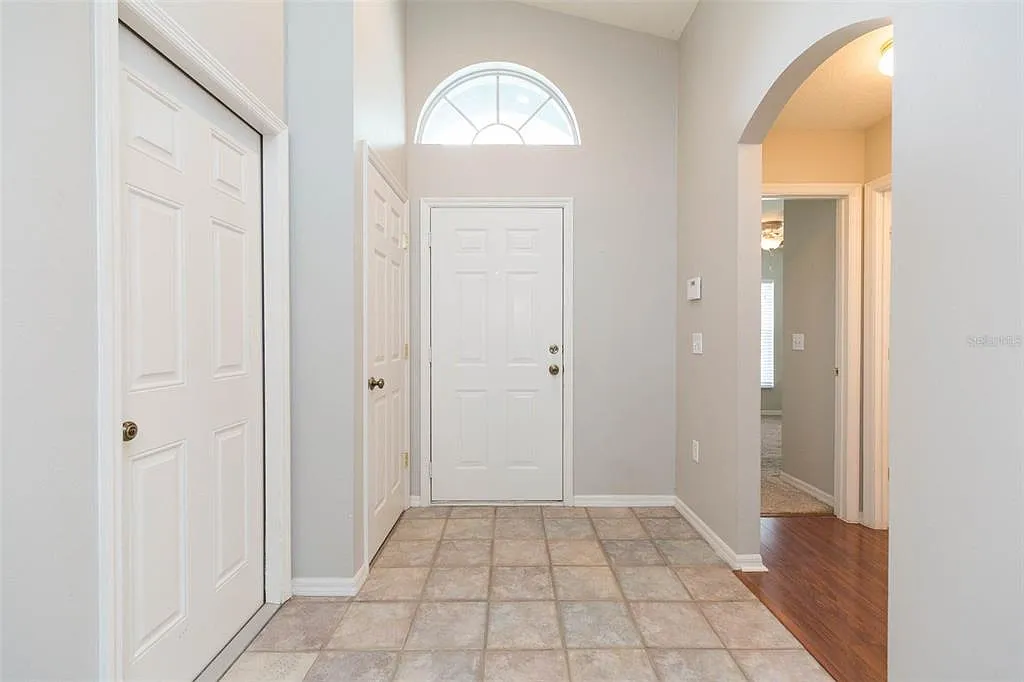 3 bed, 2.0 bath, 1476 sqft, $2,500 — Photo 2