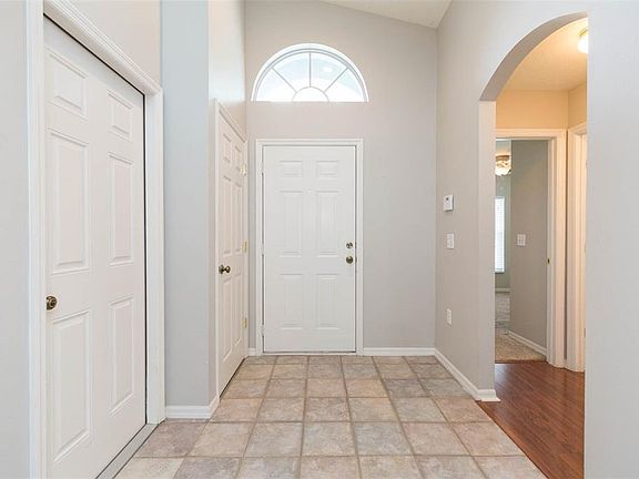 2nd image of 4550 Roundview Ct