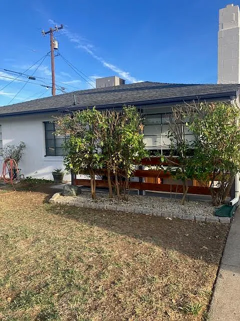 3 bed, 1090 sqft, $2,200 — Photo 2