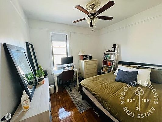 5th image of 154 Carroll St APT D4