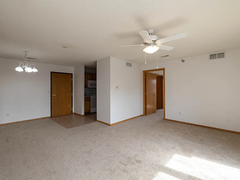 6300 School St — Photo 15