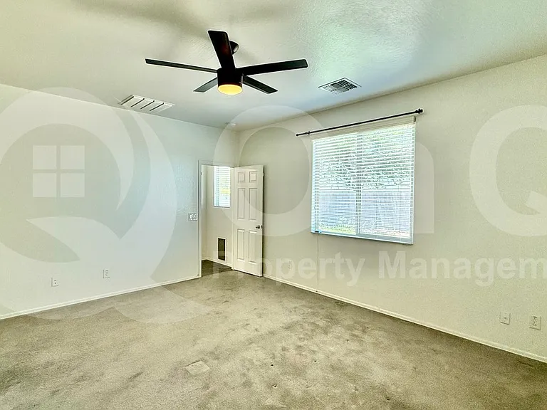 8924 N 102nd Ln — Photo 11