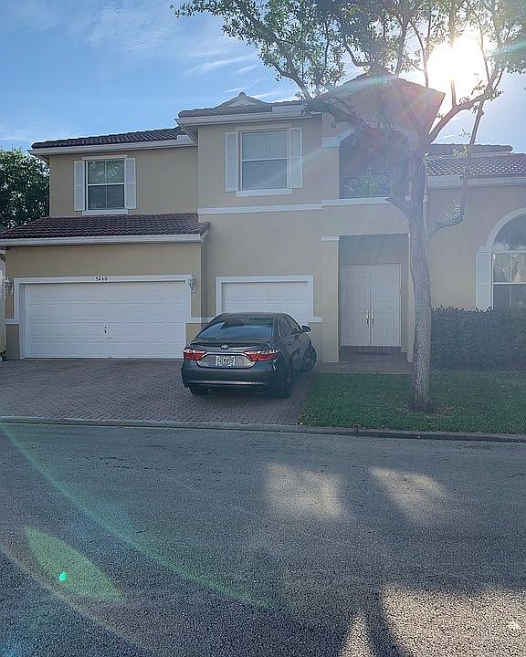 1st image of 5240 SW 32nd Ave