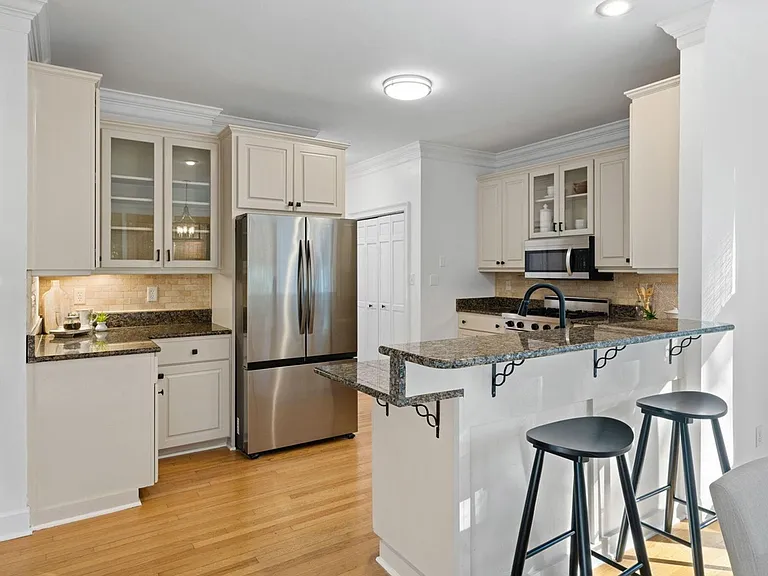 669 Palisades Dr — Photo 14