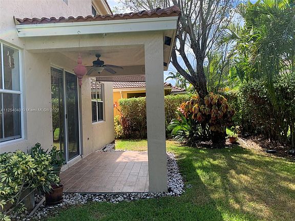2nd image of 1707 Winterberry Ln