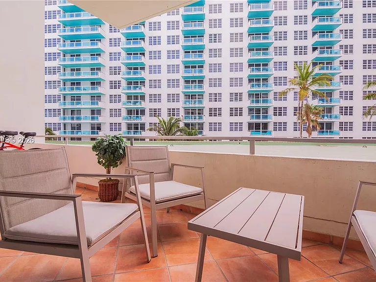 5151 Collins Ave #428 — Photo 21