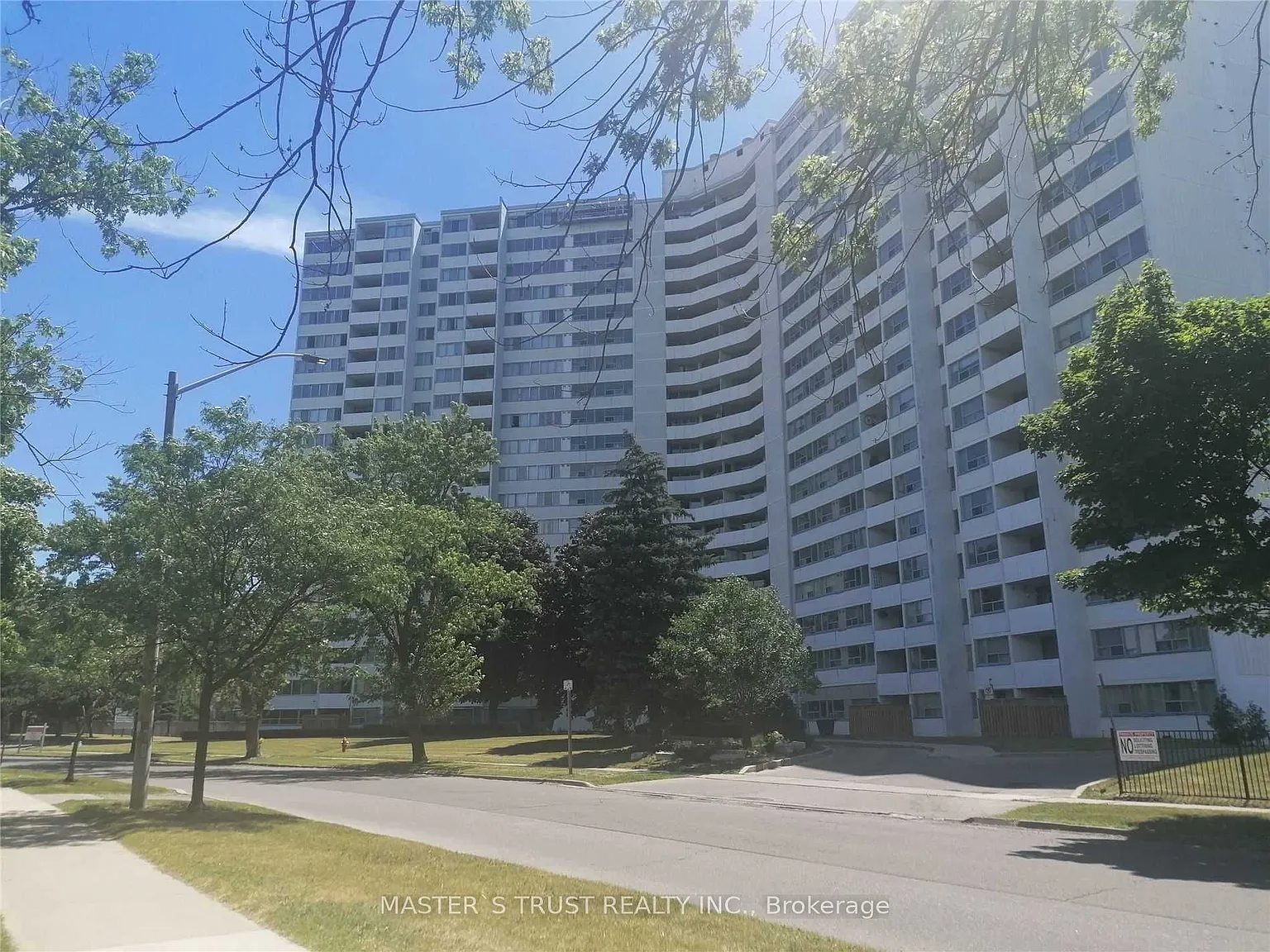 3 bed, $2,800 — Photo 1