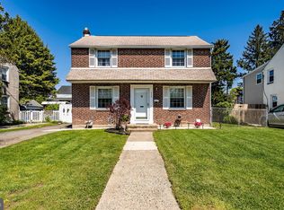 1025 Lamb Rd, Secane, PA 19018