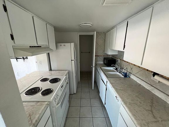 4th image of 848 E Cochise Dr #A