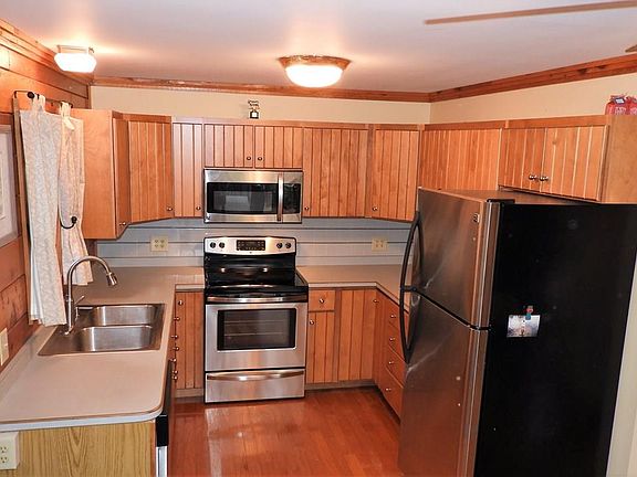 3rd image of 217 Hutcheson Dr
