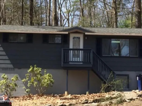 173 Outer Dr, Dingmans Ferry, PA 18328