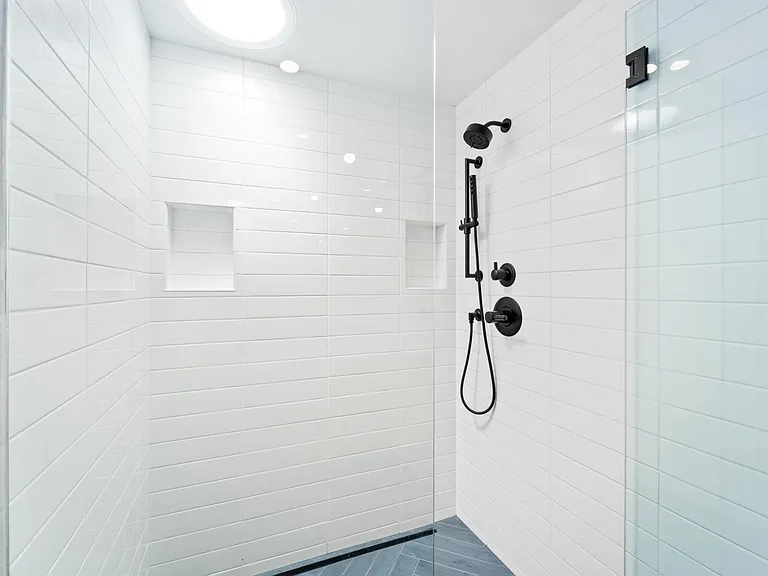 2404 N Poinsettia Ave — Photo 22