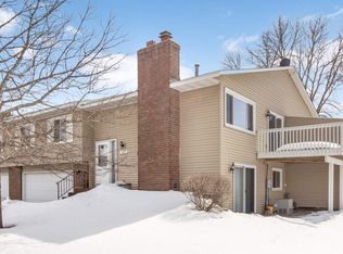 4659 Ridge Cliff Dr, Saint Paul, MN 55122