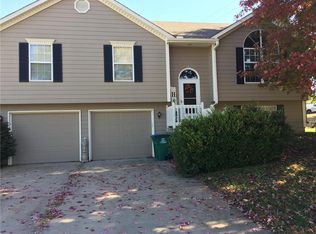 1215 NE Coronado Ct, Lees Summit, MO 64086