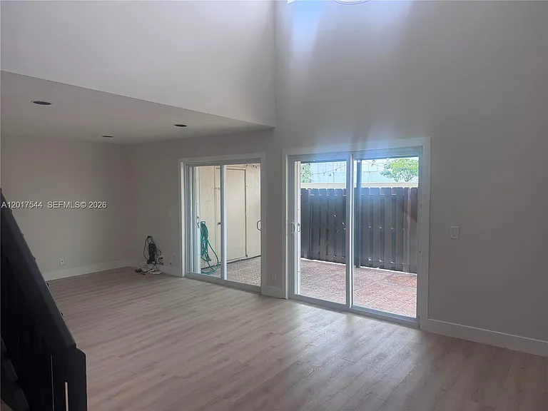 6532 NW 170th Ter — Photo 6