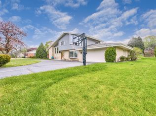 8947 N Santa Monica Blvd, Bayside, WI 53217