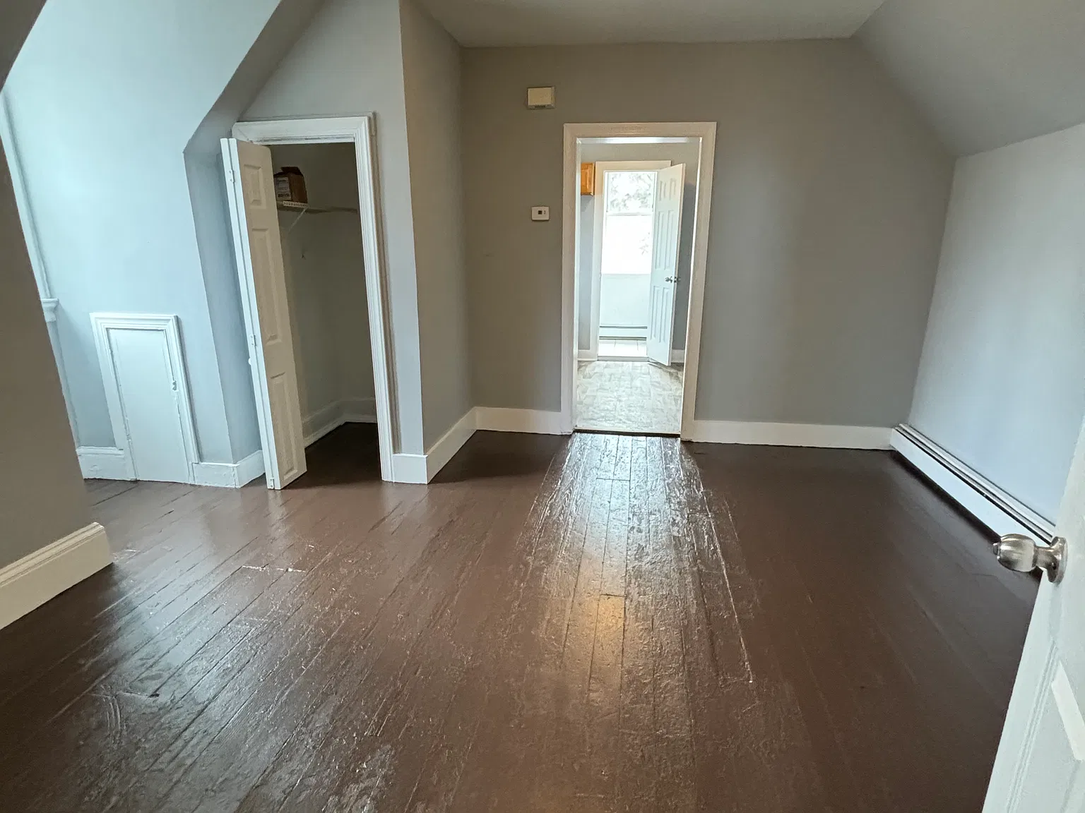 1 bed, 950 sqft, $1,400 — Photo 4