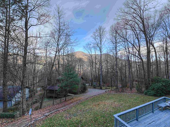 5th image of 55 Diane Ln