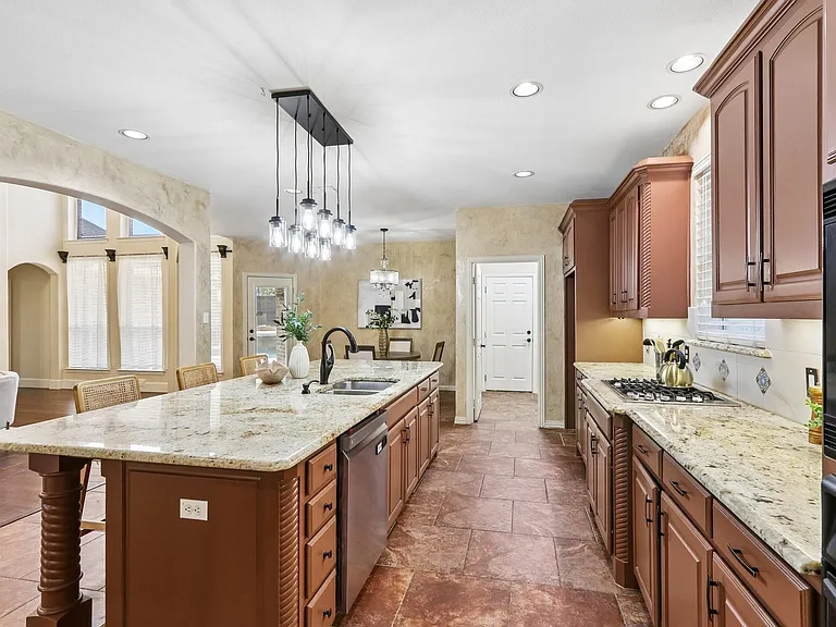 2027 Stonemont Ct — Photo 9