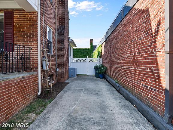 3rd image of 105 Stewart Ave