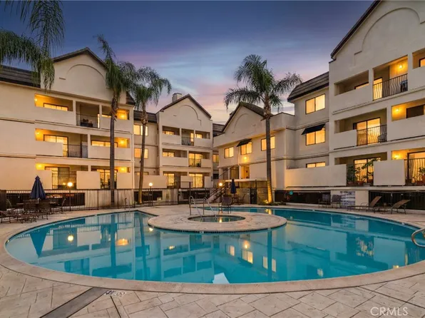 17735 Kinzie St, Northridge, CA 91325