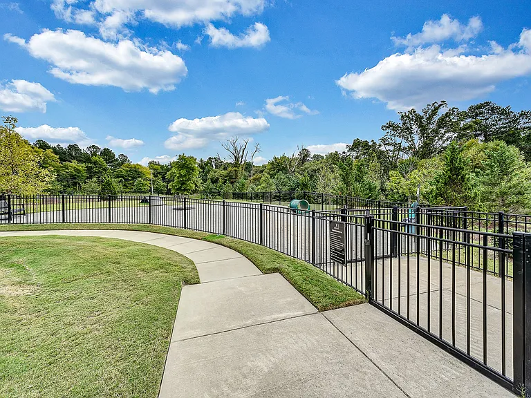 Avellan Springs Apartments — Photo 47