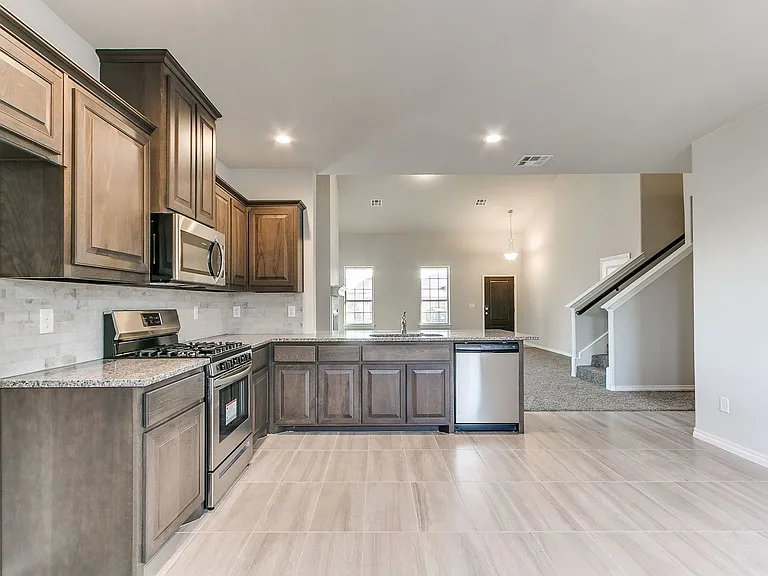 9601 Squire Ln — Photo 6