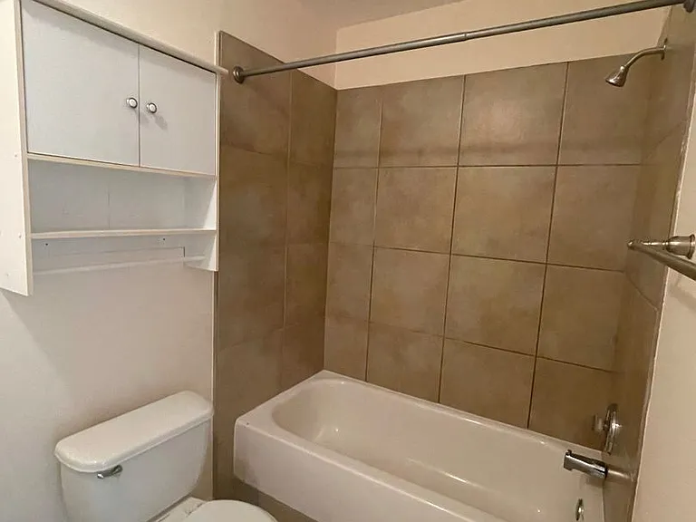 926 Lake Destiny Rd #G — Photo 18