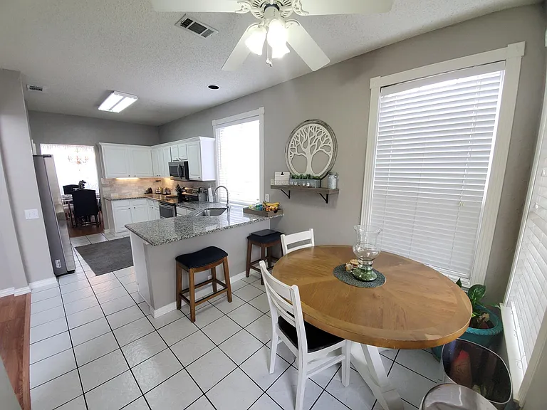 Breakfast room/Kitchen
