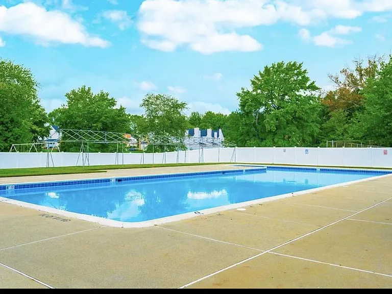 489 Hawthorne Pl — Photo 21