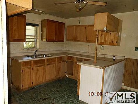 2nd image of 1140 N 6th St