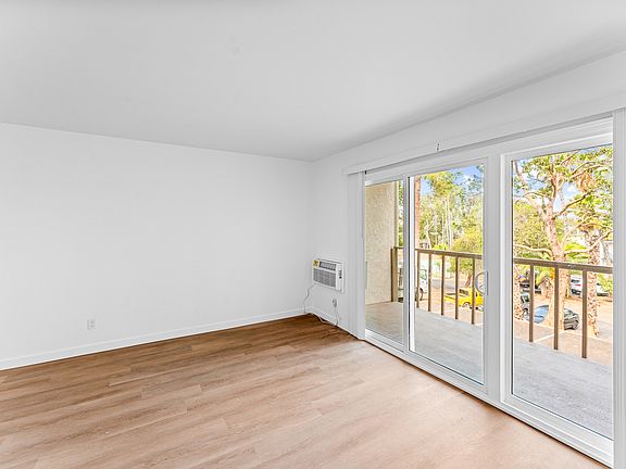 5th image of 900 Phillips St APT L