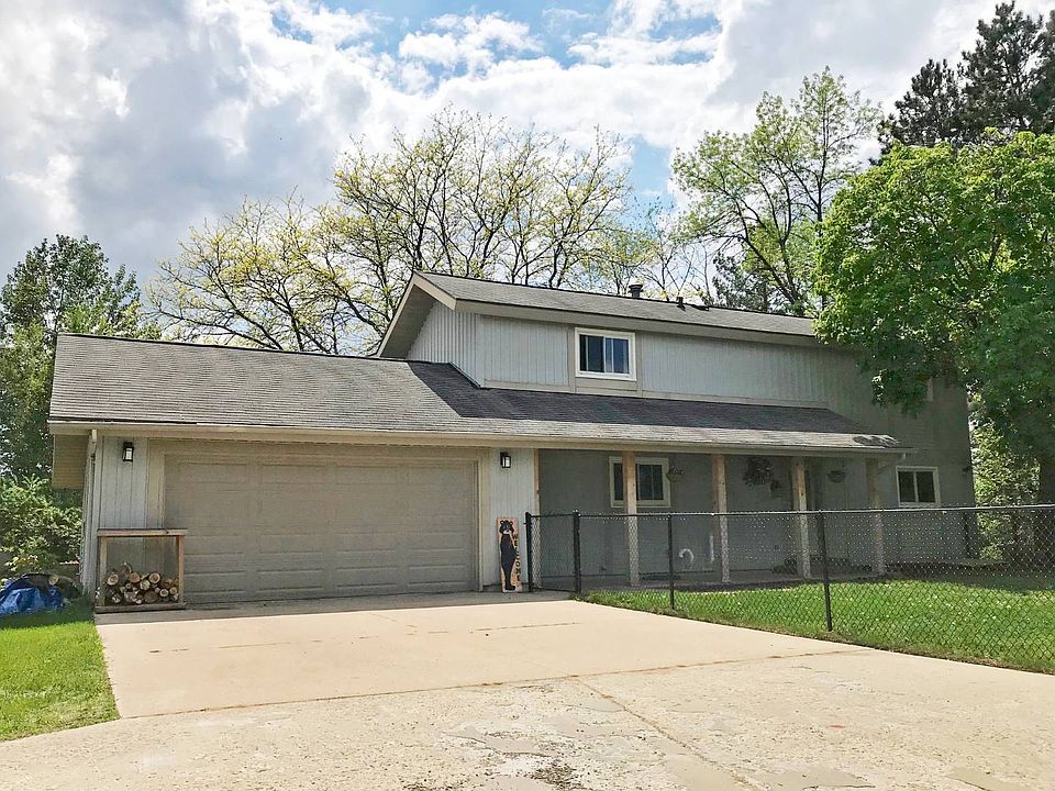 1st image of 513 Hillcrest Dr
