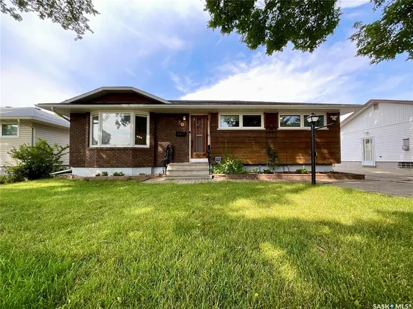 30 Probe STREET, Regina, SK S4R 4V1